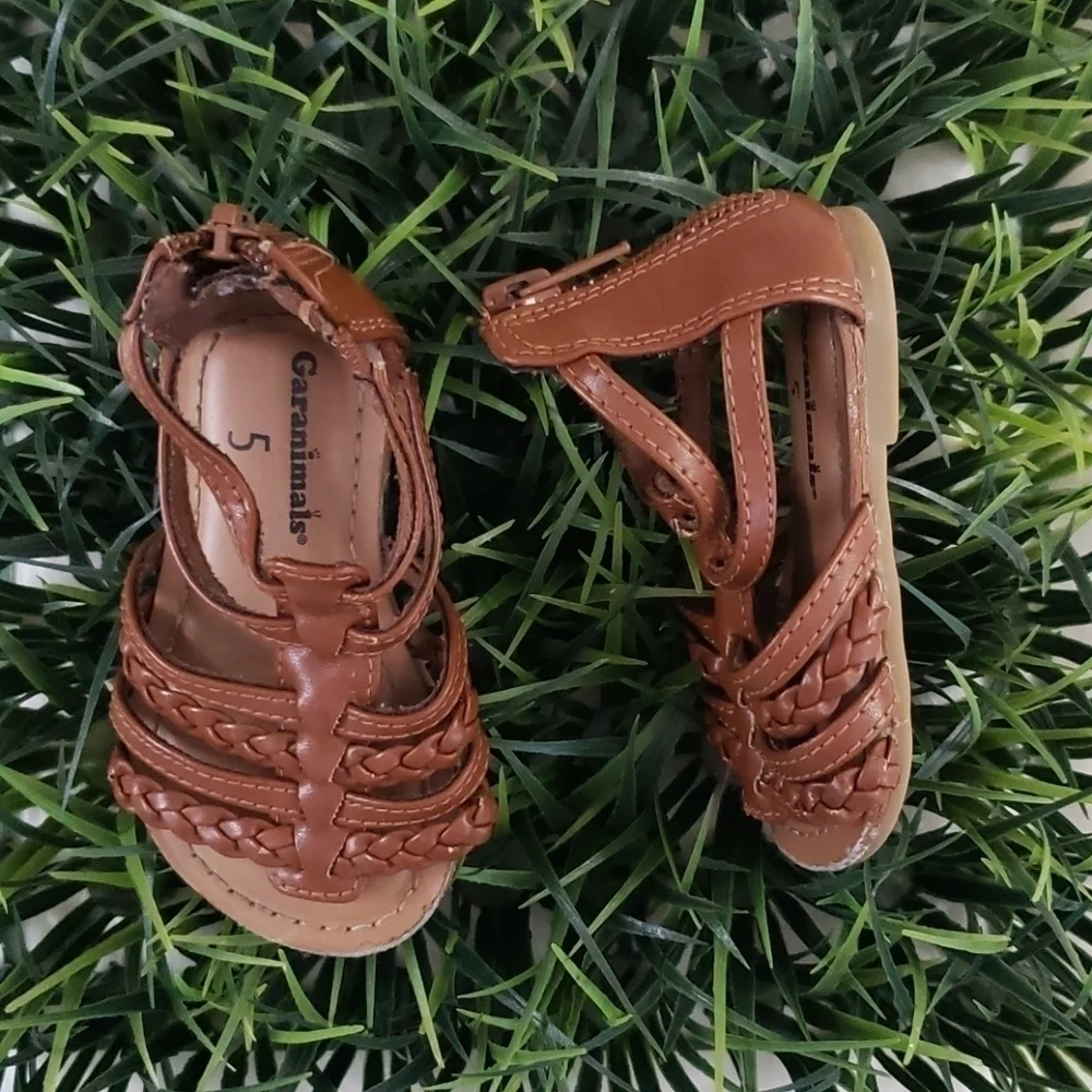 Garanimals Kids Size 5 Tan gladiator sandals